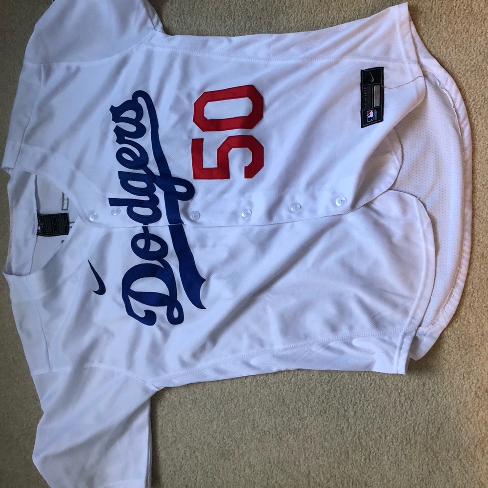 LA dodgers jersey. Crisp and clean in white for Mookie Betts. Stitched.